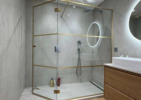 Parois de douche battantes